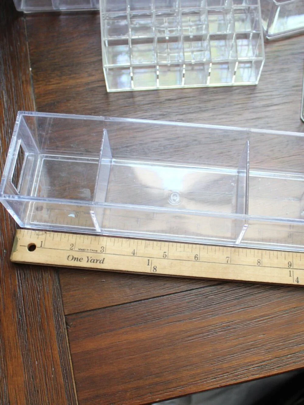 5 Plastic Containers for Holding Makeup or Art Supplies?